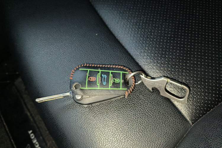 Used Peugeot 3008 2018 2.0L Automatic Classic Edition Vehicle Key