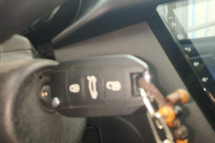 Used Peugeot 3008 2018 350THP Automatic Classic Edition Vehicle Key