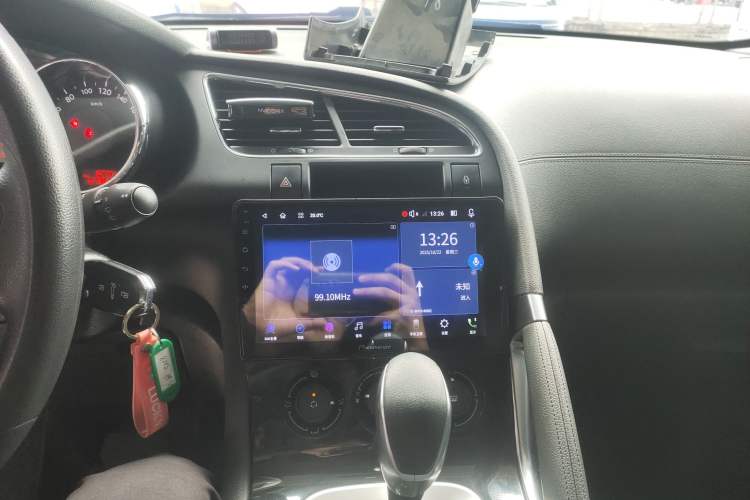 Used Peugeot 3008 2019 350THP Automatic Elite Edition Audio And AC Panel