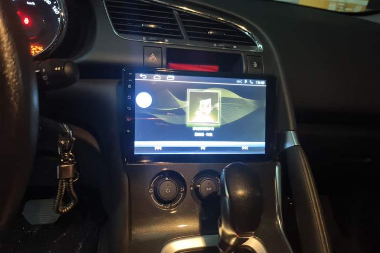 Used Peugeot 3008 2019 350THP Automatic Leading Edition Audio And AC Panel