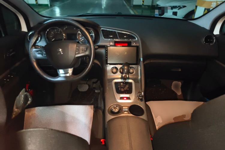 Used Peugeot 3008 2019 350THP Automatic Leading Edition Center Console