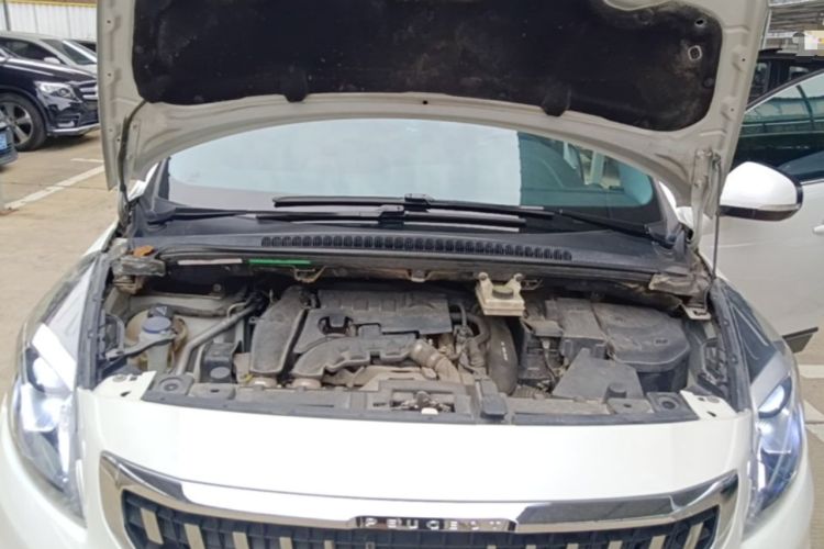 Used Peugeot 3008 2019 350THP Automatic Elite Edition Engine Bay