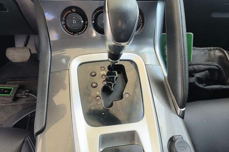 Used Peugeot 3008 2019 350THP Automatic Elite Edition Gear Lever
