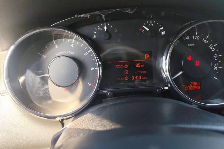 Used Peugeot 3008 2019 350THP Automatic Leading Edition Instrument Cluster