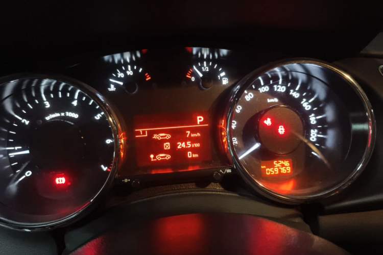 Used Peugeot 3008 2019 350THP Automatic Leading Edition Instrument Cluster