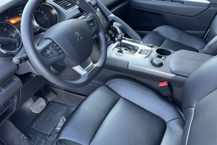 Used Peugeot 3008 2019 350THP Automatic Leading Edition Interior 1