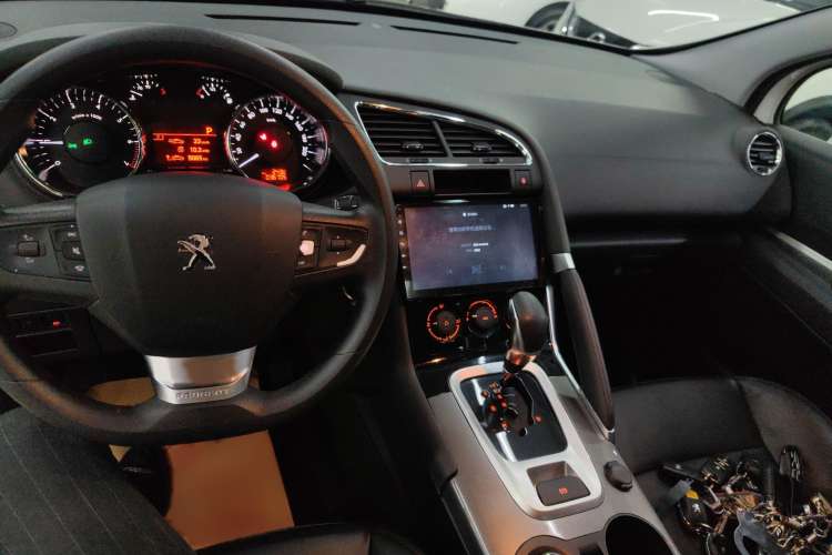 Used Peugeot 3008 2019 350THP Automatic Leading Edition Interior 3