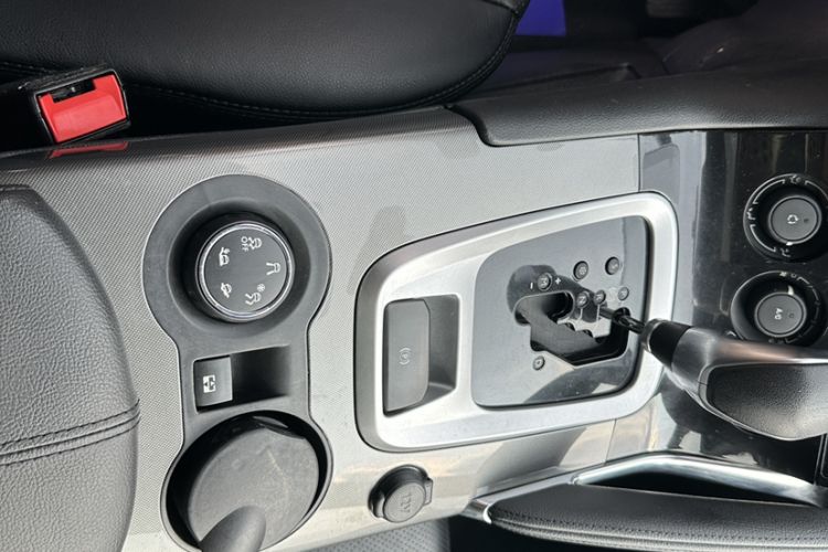 Used Peugeot 3008 2019 350THP Automatic Leading Edition Interior 4