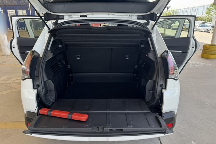 Used Peugeot 3008 2019 350THP Automatic Leading Edition Interior 4