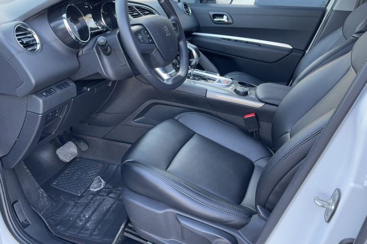Used Peugeot 3008 2019 350THP Automatic Leading Edition Interior 4