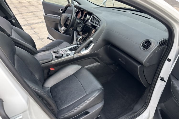 Used Peugeot 3008 2019 350THP Automatic Leading Edition Interior 5