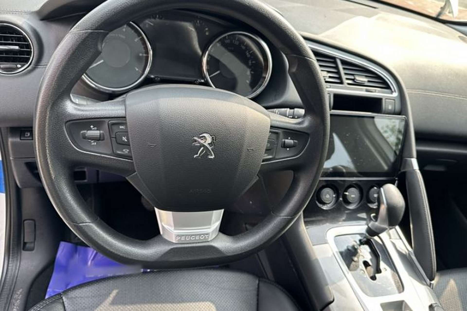 Used Peugeot 3008 2019 350THP Automatic Leading Edition Interior 6