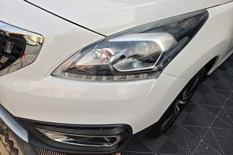 Used Peugeot 3008 2019 350THP Automatic Elite Edition Left Front Headlight