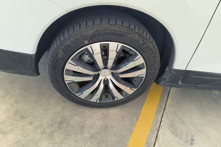 Used Peugeot 3008 2019 350THP Automatic Elite Edition Left Front Wheel Hub