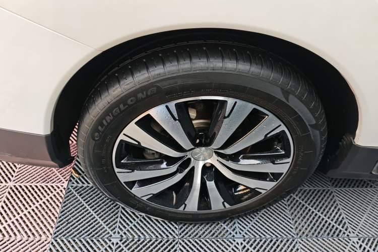Used Peugeot 3008 2019 350THP Automatic Elite Edition Left Front Wheel Hub
