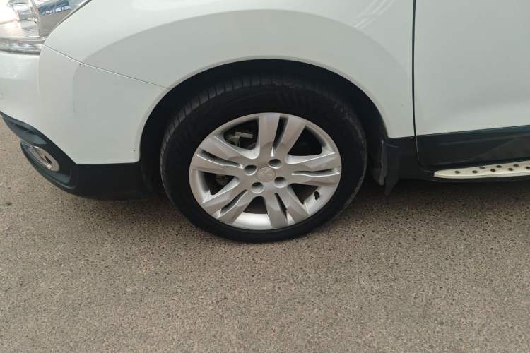 Used Peugeot 3008 2019 350THP Automatic Leading Edition Left Front Wheel Hub