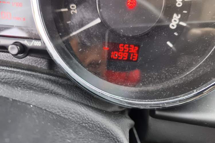 Used Peugeot 3008 2019 350THP Automatic Leading Edition Odometer Close Up