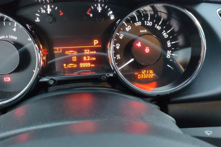 Used Peugeot 3008 2019 350THP Automatic Leading Edition Odometer Close Up