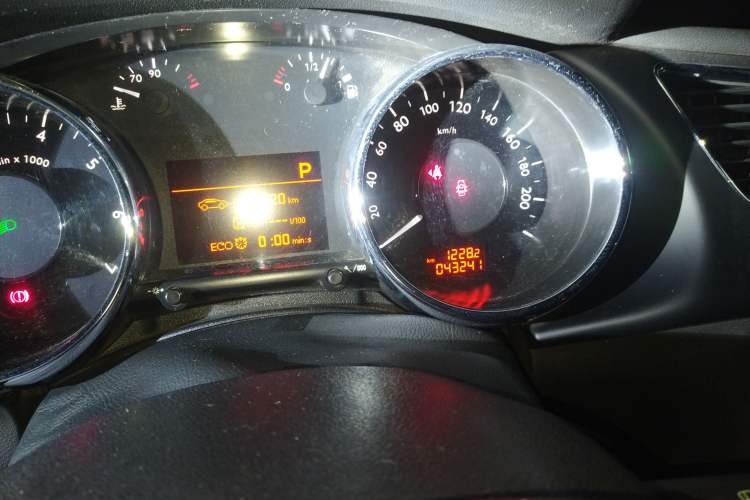 Used Peugeot 3008 2019 350THP Automatic Leading Edition Odometer Close Up