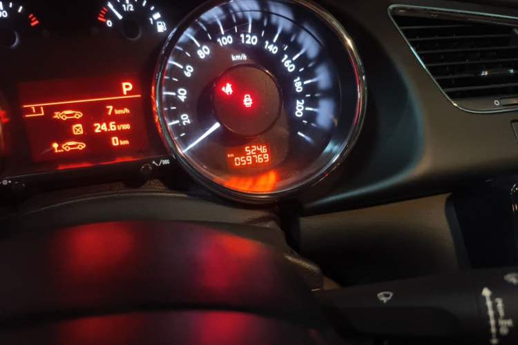 Used Peugeot 3008 2019 350THP Automatic Leading Edition Odometer Close Up