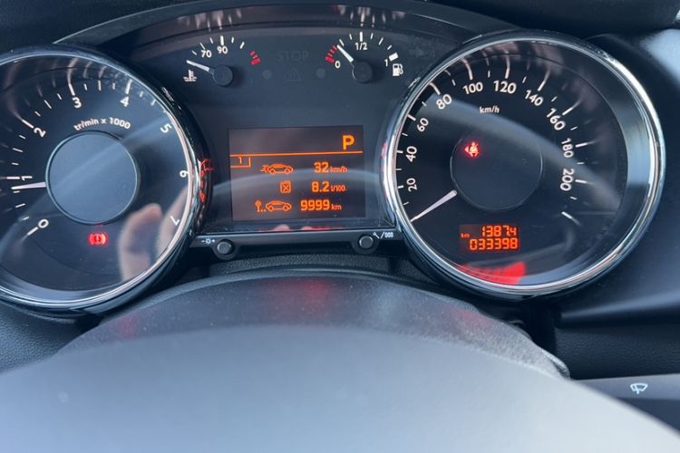 Used Peugeot 3008 2019 350THP Automatic Leading Edition Odometer Close Up