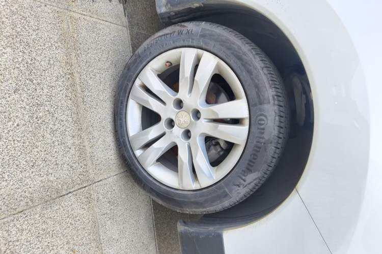 Used Peugeot 3008 2019 350THP Automatic Leading Edition Right Front Wheel Hub