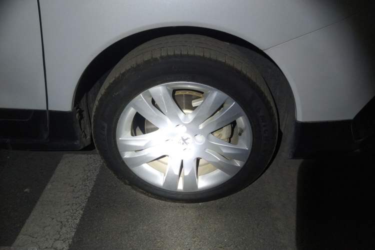 Used Peugeot 3008 2019 350THP Automatic Leading Edition Right Front Wheel Hub