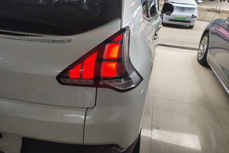 Used Peugeot 3008 2019 350THP Automatic Elite Edition Right Rear Taillight