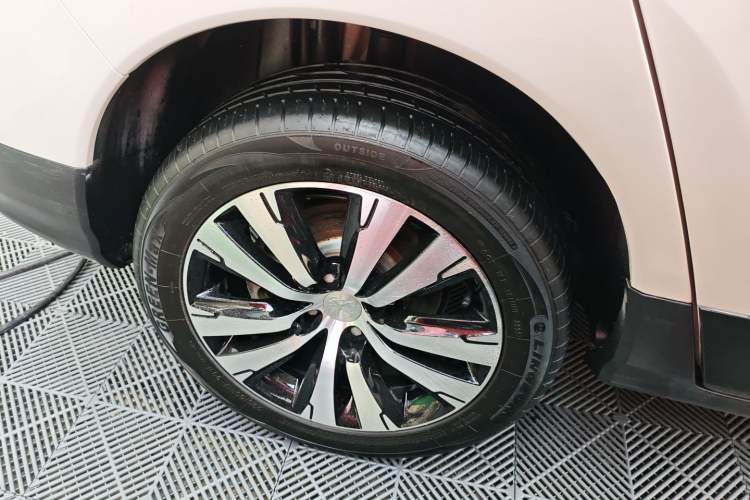 Used Peugeot 3008 2019 350THP Automatic Elite Edition Right Rear Wheel Hub