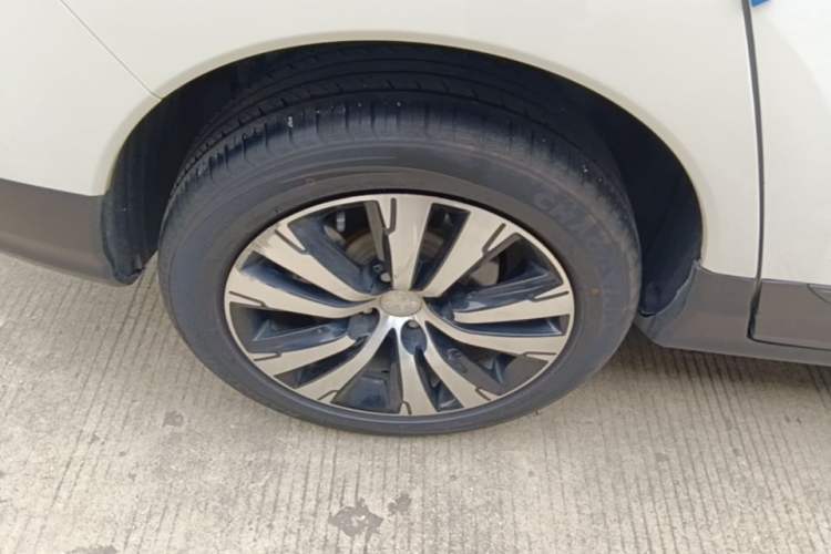 Used Peugeot 3008 2019 350THP Automatic Elite Edition Right Rear Wheel Hub