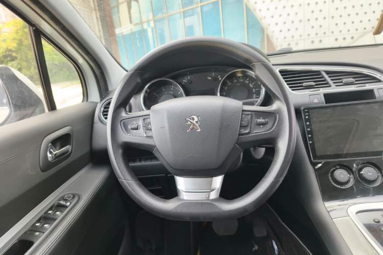 Used Peugeot 3008 2019 350THP Automatic Leading Edition Steering Wheel