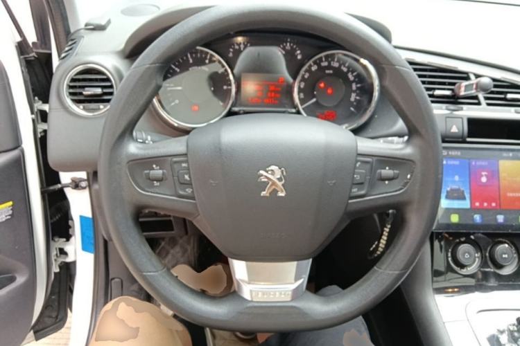 Used Peugeot 3008 2019 350THP Automatic Elite Edition Steering Wheel