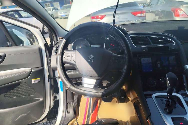 Used Peugeot 3008 2019 350THP Automatic Leading Edition Steering Wheel