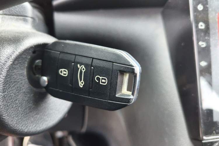 Used Peugeot 3008 2019 350THP Automatic Leading Edition Vehicle Key