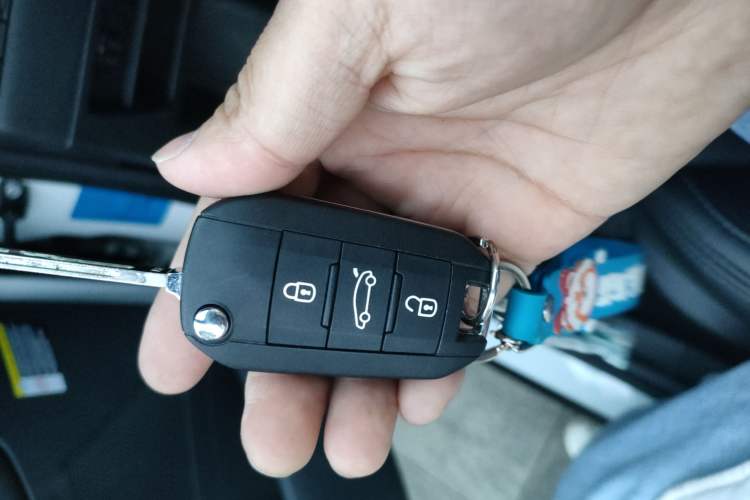 Used Peugeot 3008 2019 350THP Automatic Leading Edition Vehicle Key