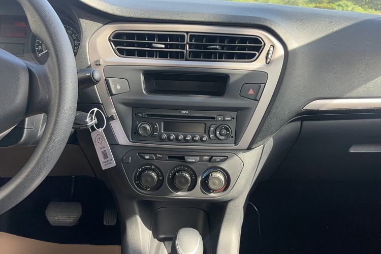Used Peugeot 301 2014 1.6L Automatic Comfort Edition Audio And AC Panel