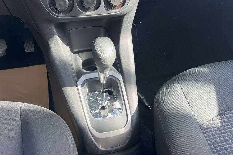 Used Peugeot 301 2014 1.6L Automatic Comfort Edition Gear Lever