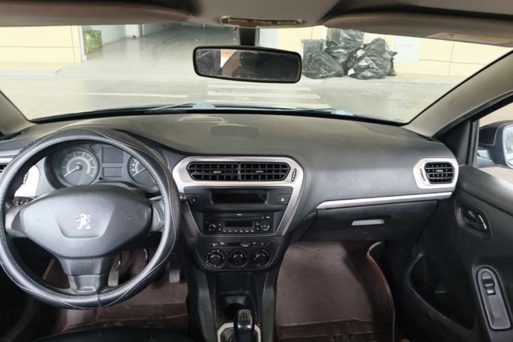 Used Peugeot 301 2014 1.6L Manual Comfort Edition Center Console
