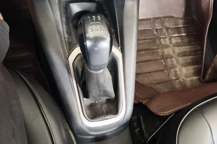 Used Peugeot 301 2014 1.6L Manual Comfort Edition Gear Lever