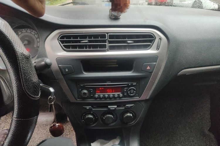 Used Peugeot 301 2014 1.6L Automatic Comfort Edition Audio And AC Panel
