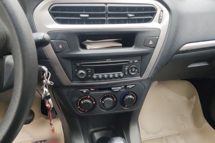 Used Peugeot 301 2014 1.6L Automatic Comfort Edition Audio And AC Panel
