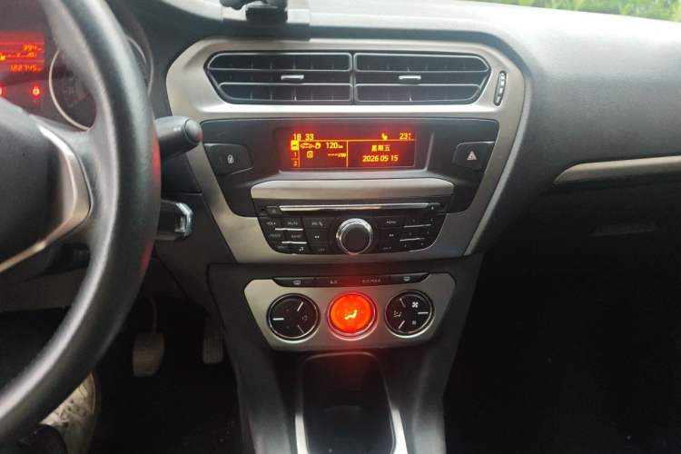 Used Peugeot 301 2014 1.6L Manual Luxury Edition Audio And AC Panel