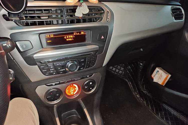 Used Peugeot 301 2014 1.6L Manual Luxury Edition Audio And AC Panel