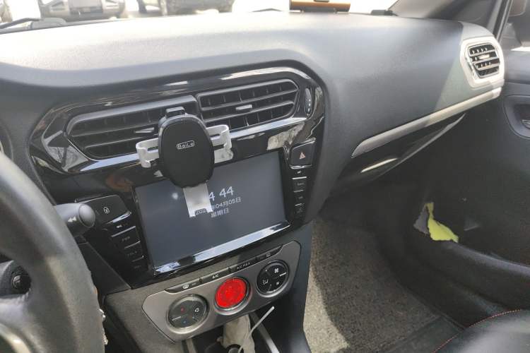 Used Peugeot 301 2014 1.6L Manual Luxury Edition Audio And AC Panel