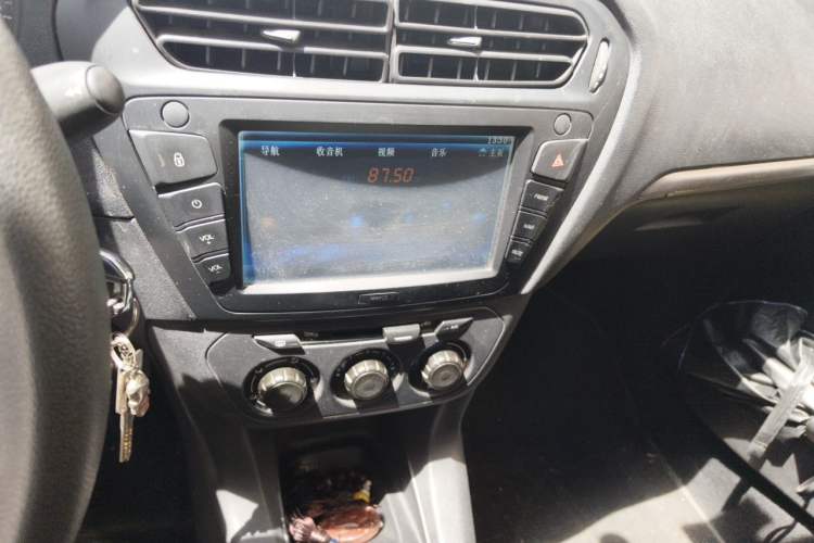 Used Peugeot 301 2014 1.6L Manual Comfort Edition Audio And AC Panel