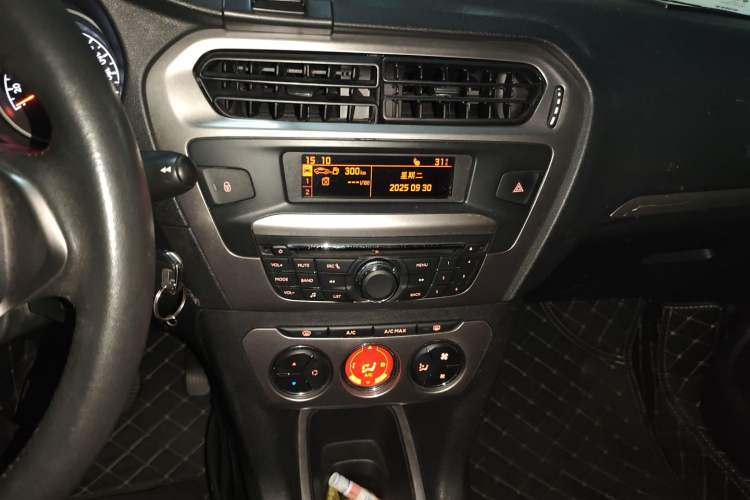 Used Peugeot 301 2014 1.6L Manual Luxury Edition Audio And AC Panel