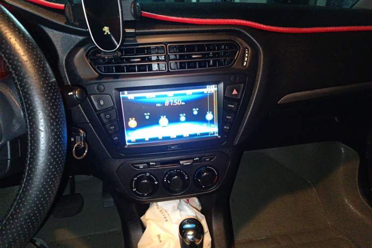 Used Peugeot 301 2014 1.6L Automatic Comfort Edition Audio And AC Panel