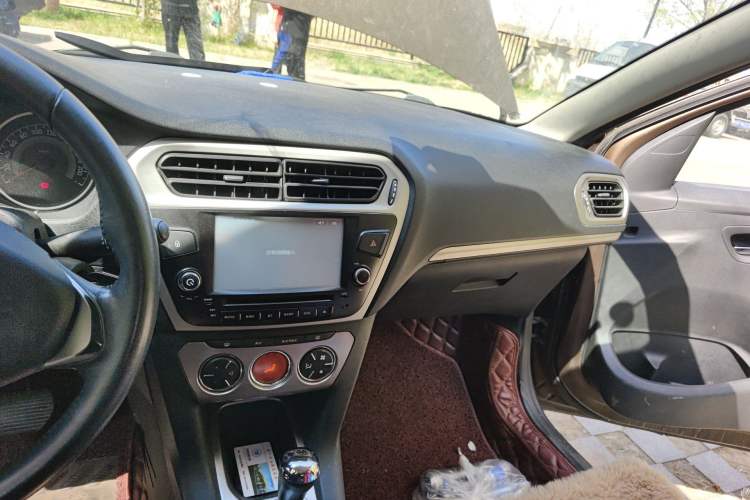 Used Peugeot 301 2014 1.6L Automatic Luxury Edition Audio And AC Panel