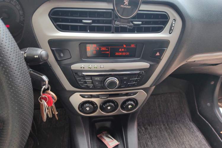 Used Peugeot 301 2014 1.6L Manual Comfort Edition Audio And AC Panel