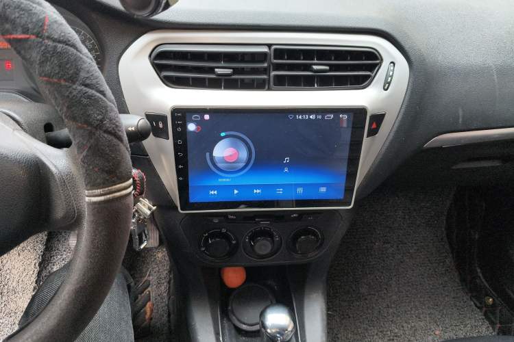 Used Peugeot 301 2014 1.6L Automatic Comfort Edition Audio And AC Panel